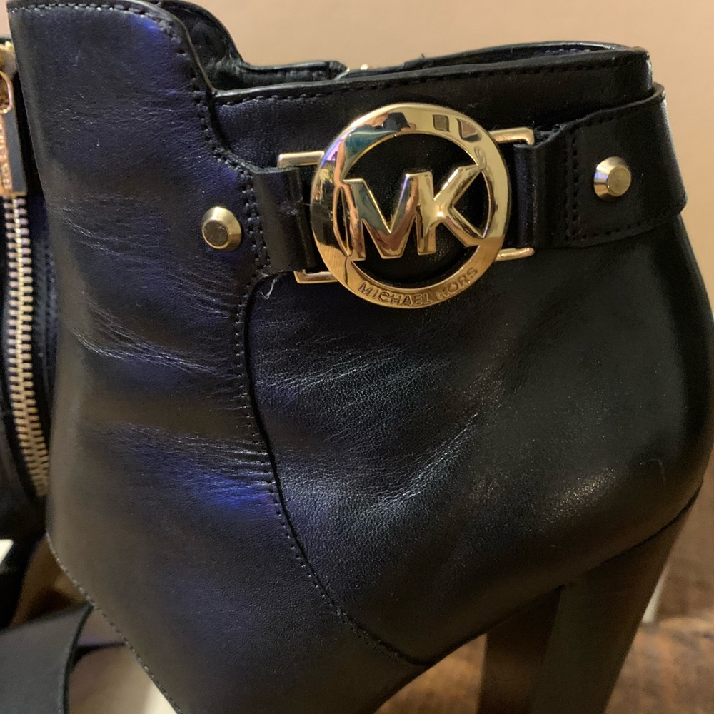 🌟💖HP💓⭐️ EUC Michael Kors Platformed Heels 👠 - Picture 3 of 10